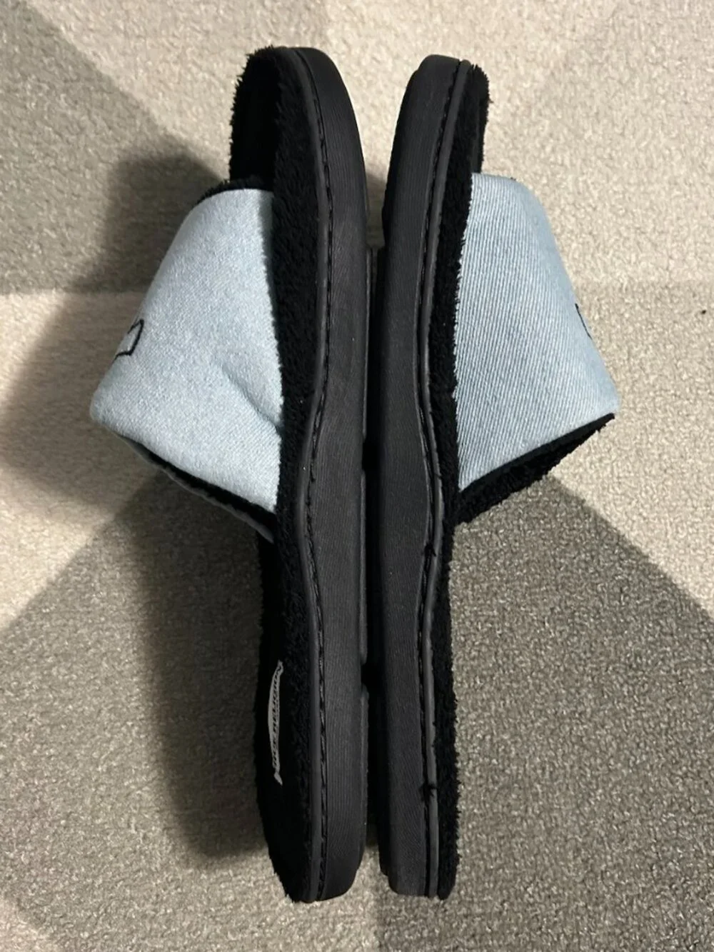 True Religion Slippers Slides Slip-On Size‎ 11-12 Fuzzy Footbed Horseshoe Logo